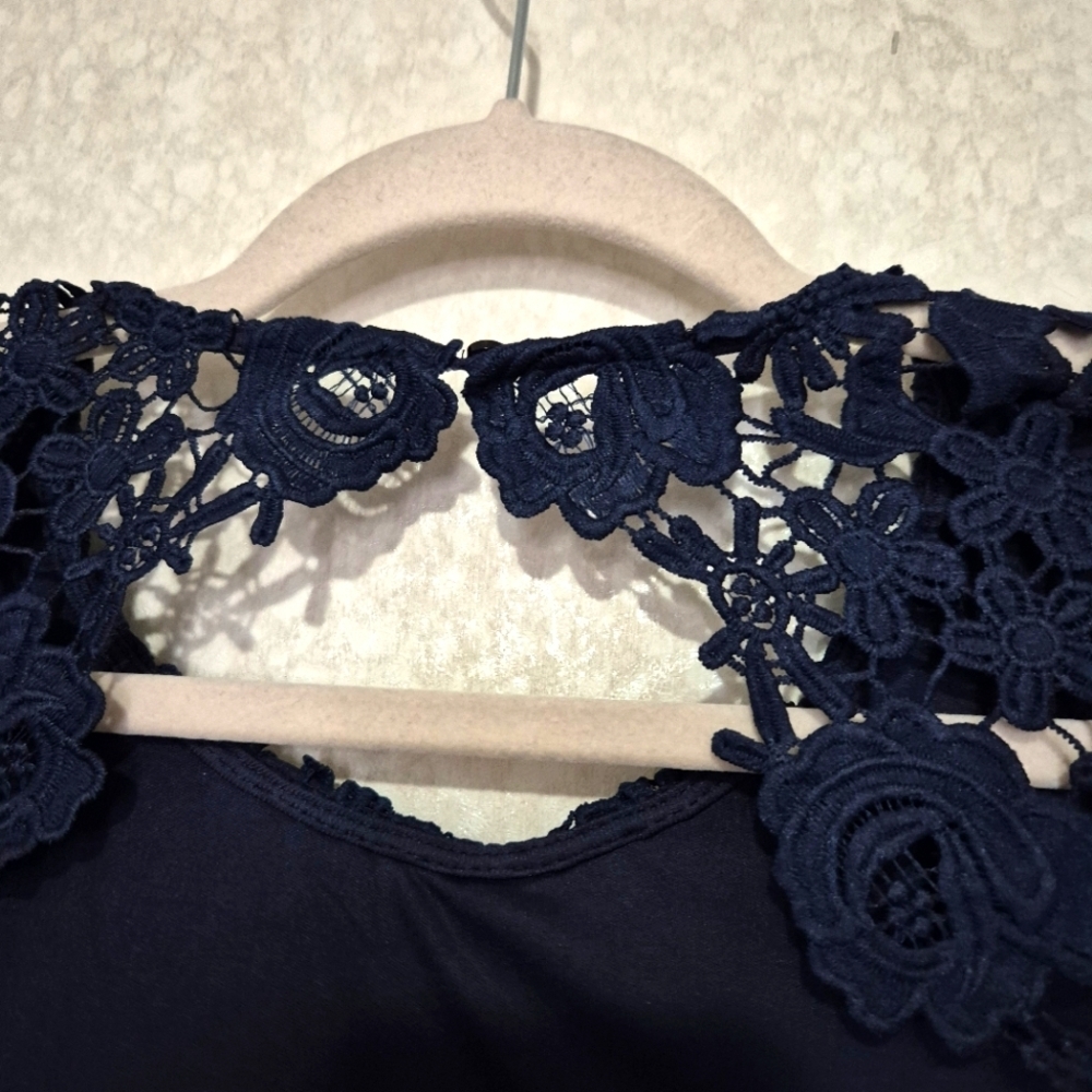 LULUS...Elegant Navy Lace mini Dress..SIZE:M - Picture 10 of 15